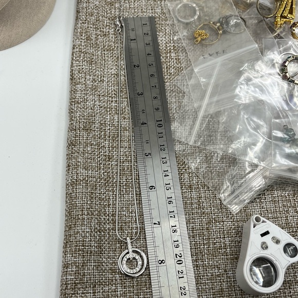 Swarovski Crystal Necklace 14-16" Adjustable with Original Box & Certificate - Picture 15 of 16